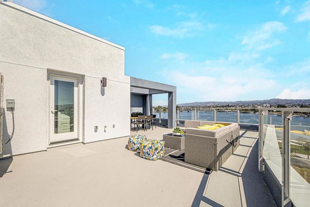 2388 Stanford Street, Alameda, CA 94501