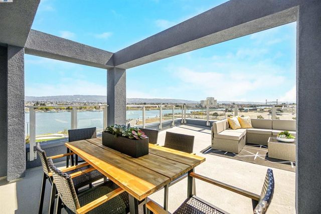 2388 Stanford Street, Alameda, CA 94501