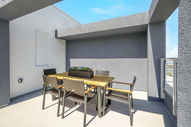 2388 Stanford Street, Alameda, CA 94501