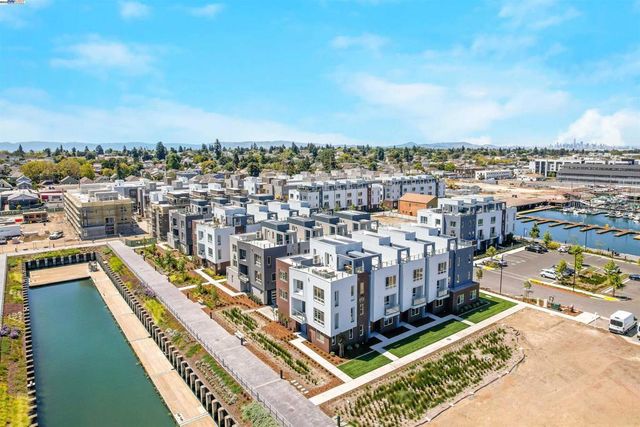 2388 Stanford Street, Alameda, CA 94501