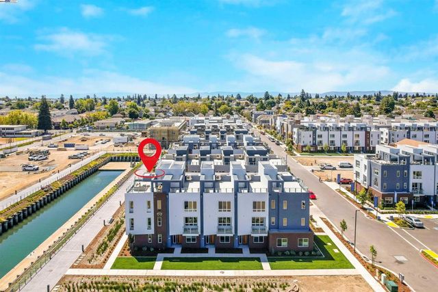 2388 Stanford Street, Alameda, CA 94501