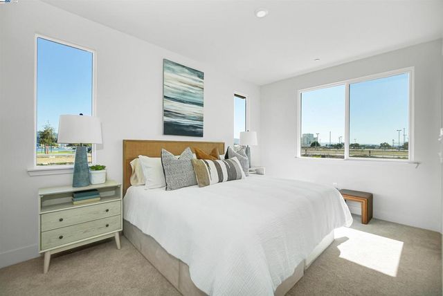 2388 Stanford Street, Alameda, CA 94501