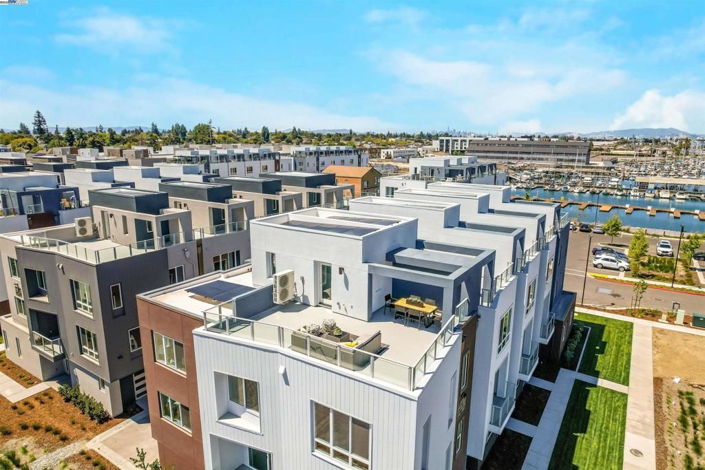 2388 Stanford Street, Alameda, CA 94501