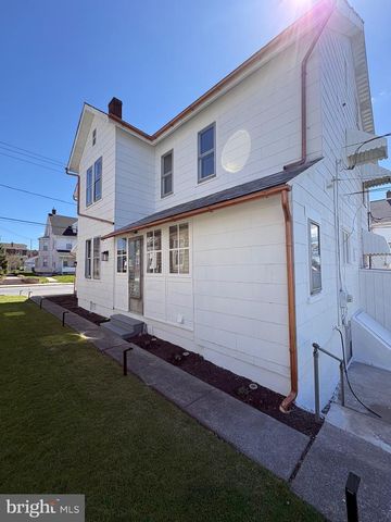 1916 WASHINGTON AVE, Northampton, PA 18067