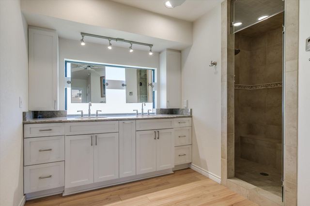 23521 Flat Creek DR, Marble Falls, TX 78654