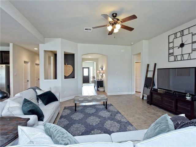 2413 Grand Lake PKWY, Leander, TX 78641