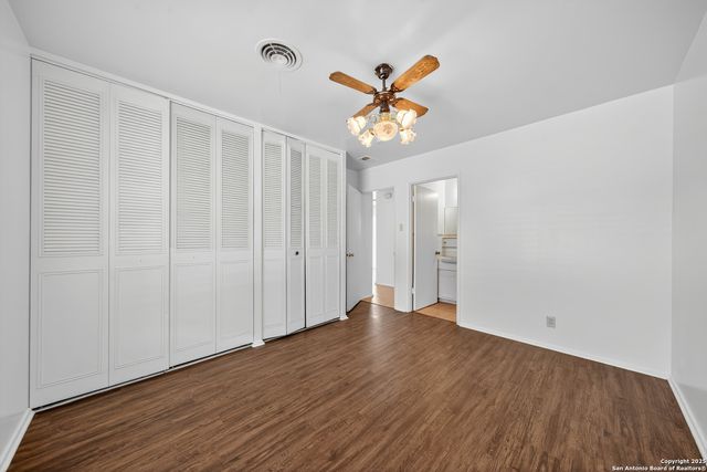 121 Rosewood, Universal City, TX 78148