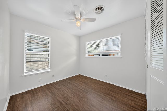 121 Rosewood, Universal City, TX 78148
