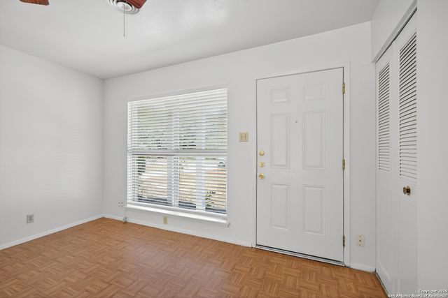 121 Rosewood, Universal City, TX 78148