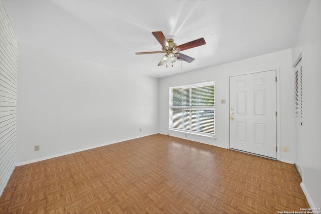 121 Rosewood, Universal City, TX 78148