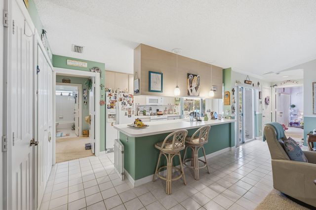 2101 Pin Oak Court, Palm Beach Gardens, FL 33410