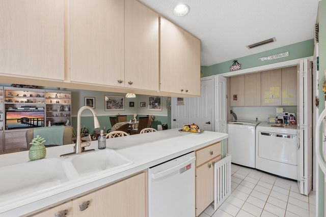 2101 Pin Oak Court, Palm Beach Gardens, FL 33410