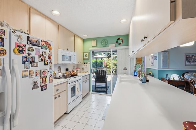 2101 Pin Oak Court, Palm Beach Gardens, FL 33410