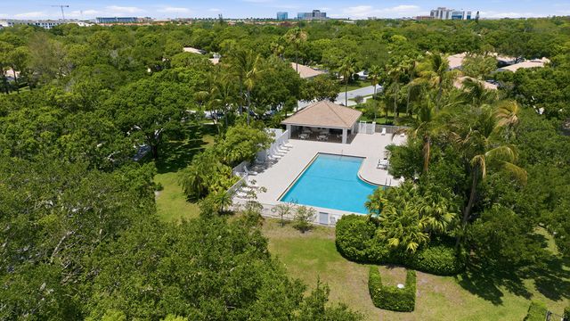 2101 Pin Oak Court, Palm Beach Gardens, FL 33410
