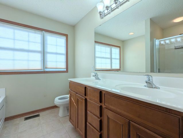 11170 Sand Castle Drive E, Woodbury, MN 55129