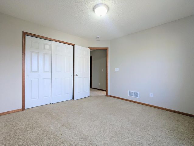 11170 Sand Castle Drive E, Woodbury, MN 55129