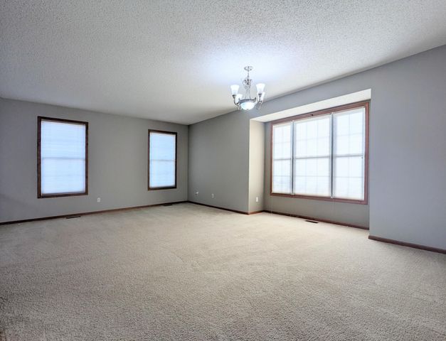 11170 Sand Castle Drive E, Woodbury, MN 55129