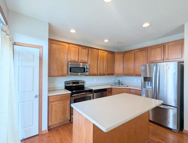 11170 Sand Castle Drive E, Woodbury, MN 55129