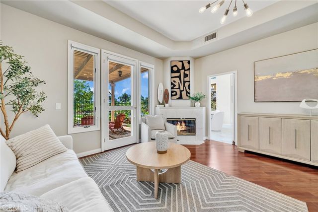 2466 Aquasanta, Tustin, CA 92782