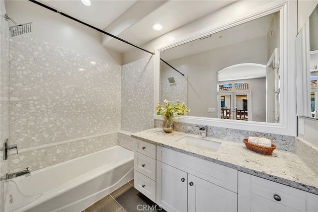 2466 Aquasanta, Tustin, CA 92782