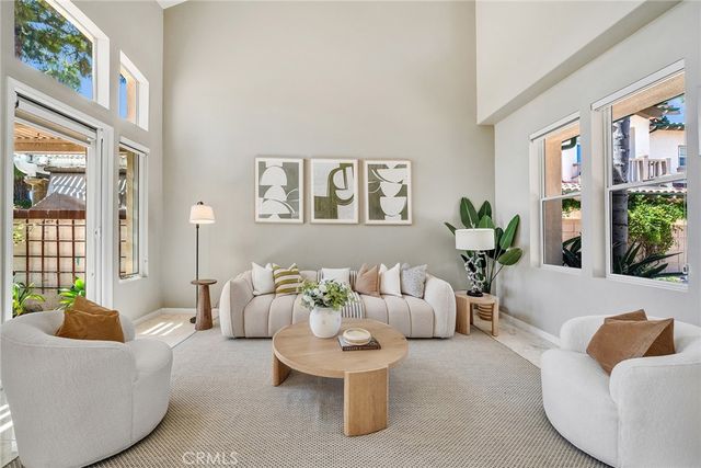 2466 Aquasanta, Tustin, CA 92782