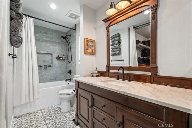 27169 Saddlepeak, Valencia, CA 91354