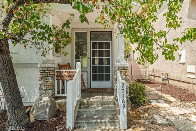 27169 Saddlepeak, Valencia, CA 91354