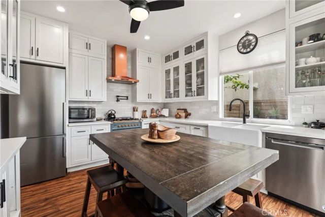 27169 Saddlepeak, Valencia, CA 91354