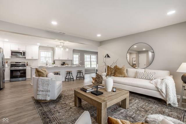 5765 Susan Drive E, Indianapolis, IN 46250