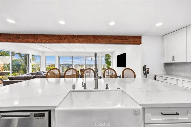 5762 Desert View Drive, La Jolla, CA 92037
