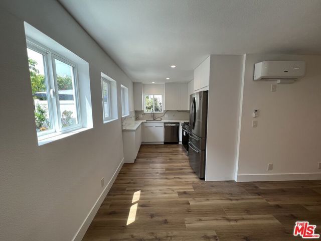 21 Voyage Street, Los Angeles, CA 90292