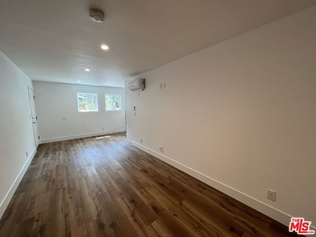 21 Voyage Street, Los Angeles, CA 90292