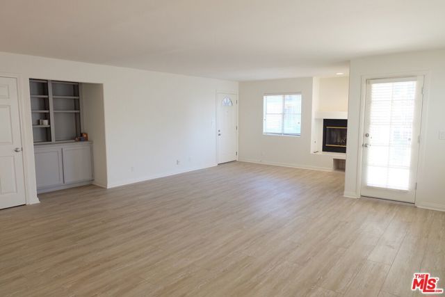 21 Voyage Street, Los Angeles, CA 90292