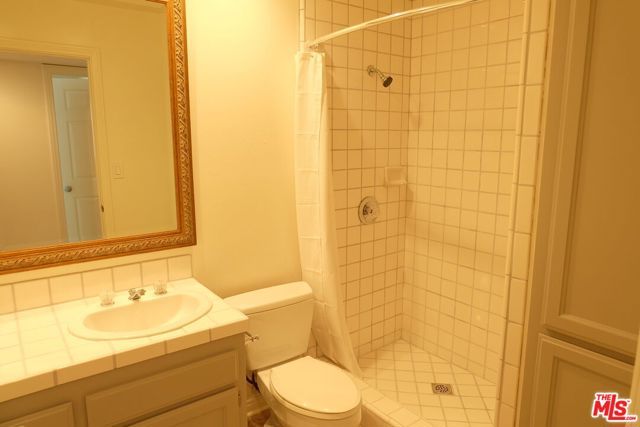 21 Voyage Street, Los Angeles, CA 90292