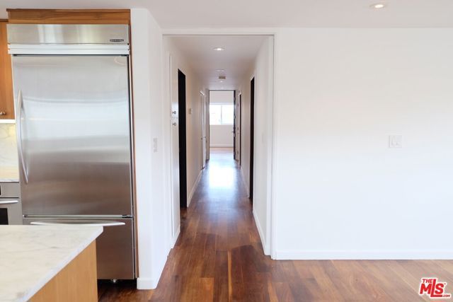 21 Voyage Street, Los Angeles, CA 90292