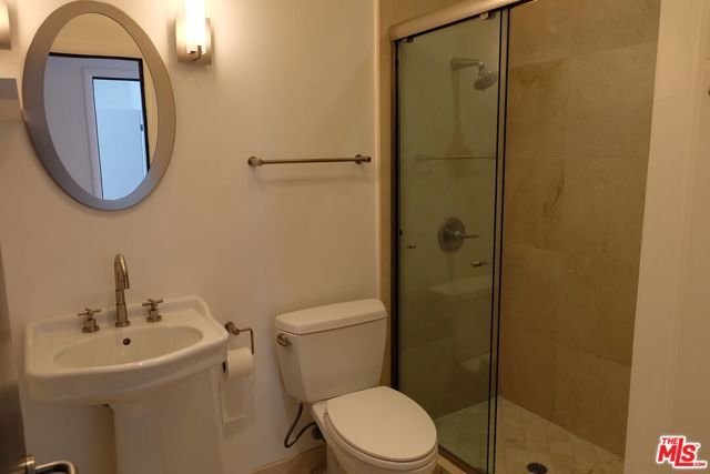 21 Voyage Street, Los Angeles, CA 90292