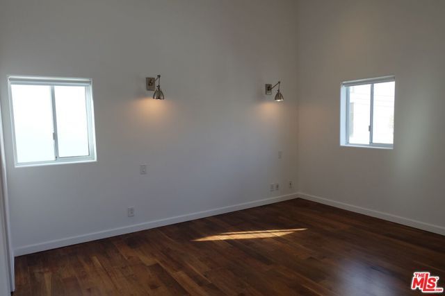 21 Voyage Street, Los Angeles, CA 90292