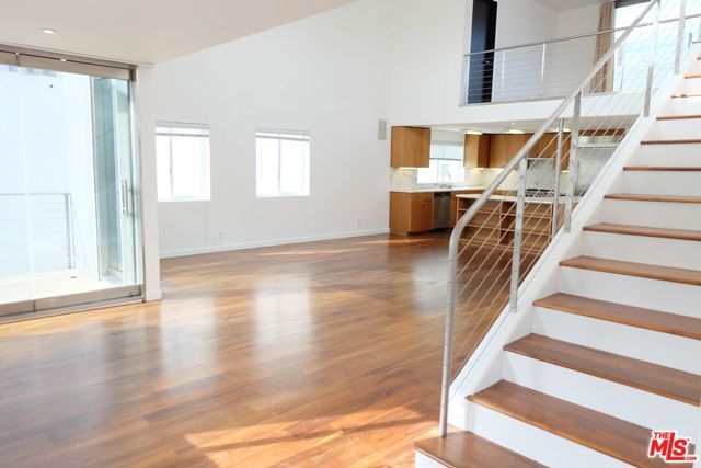 21 Voyage Street, Los Angeles, CA 90292