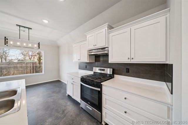 215 N Broadway Street, Skiatook, OK 74070