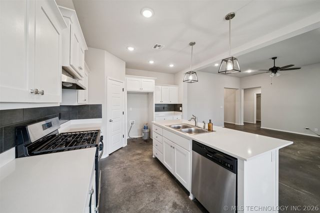 215 N Broadway Street, Skiatook, OK 74070