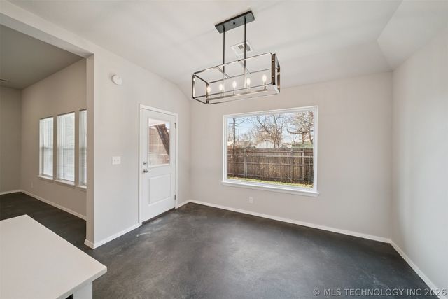 215 N Broadway Street, Skiatook, OK 74070