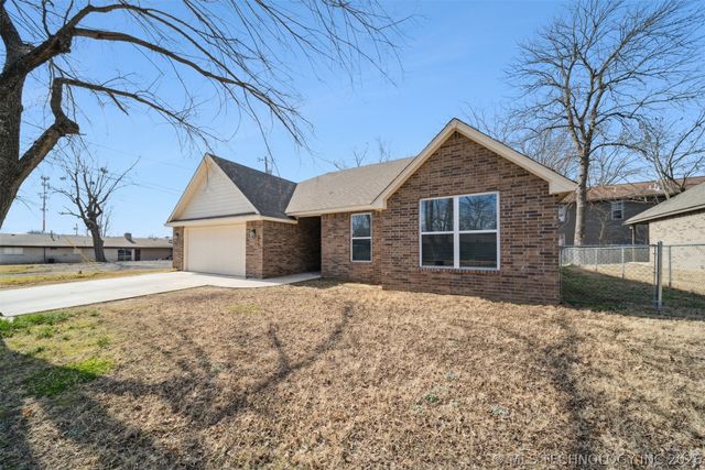 215 N Broadway Street, Skiatook, OK 74070