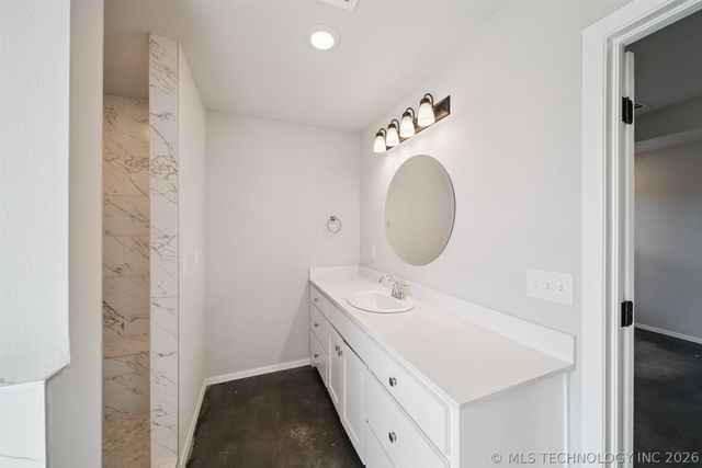 215 N Broadway Street, Skiatook, OK 74070