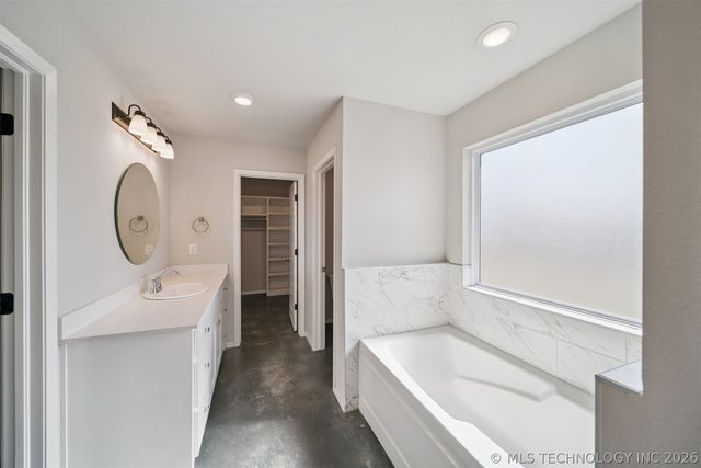 215 N Broadway Street, Skiatook, OK 74070