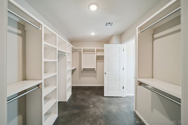 215 N Broadway Street, Skiatook, OK 74070