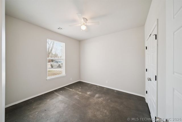 215 N Broadway Street, Skiatook, OK 74070