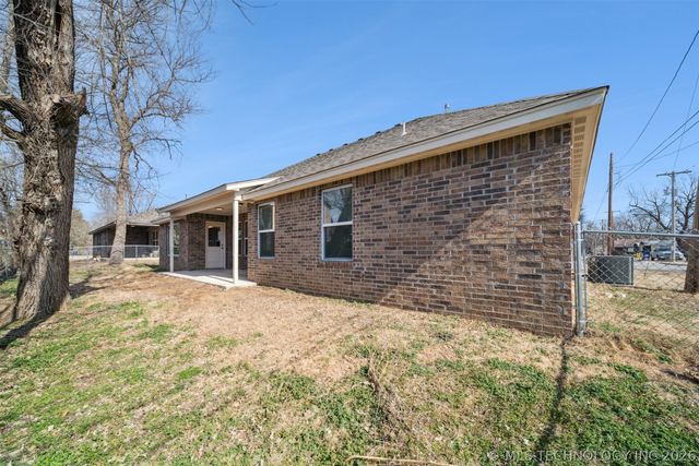 215 N Broadway Street, Skiatook, OK 74070