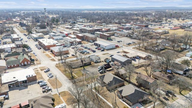 215 N Broadway Street, Skiatook, OK 74070