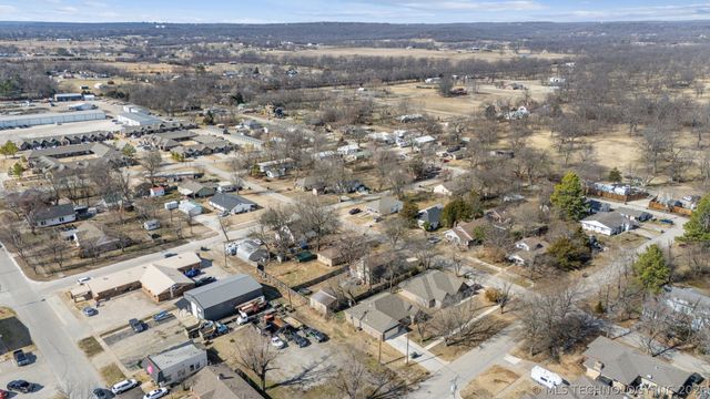 215 N Broadway Street, Skiatook, OK 74070