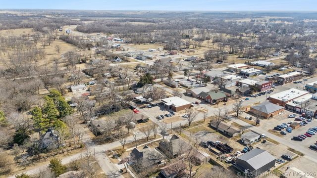 215 N Broadway Street, Skiatook, OK 74070